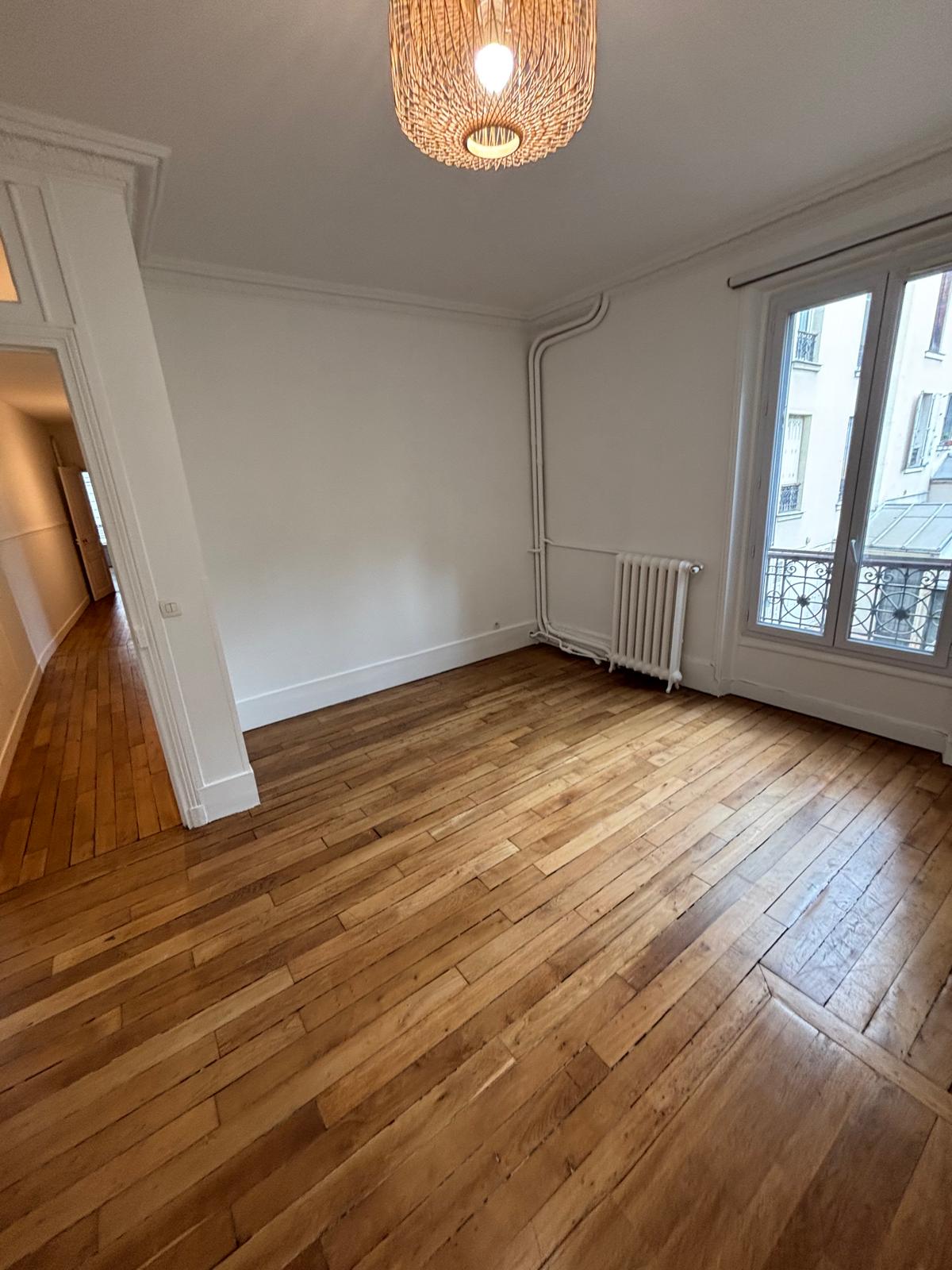 Clichy-la-Garenne — séjour rénové après travaux