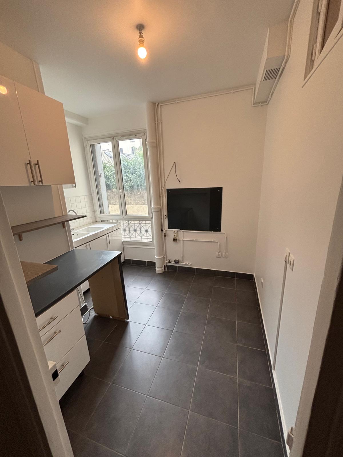 Clichy-la-Garenne — cuisine après rafraîchissement