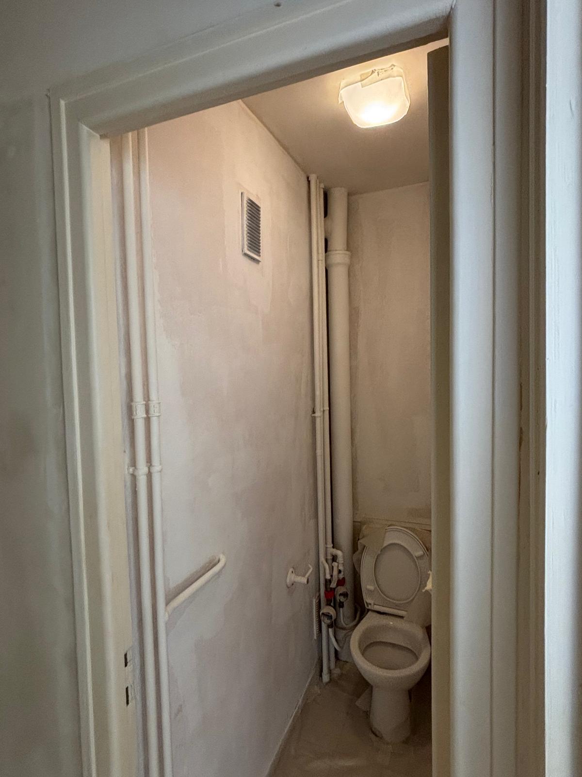 Ville-d'Avray — WC en cours de travaux